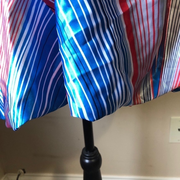 Love & Love Billowy Top - Picture 5 of 9